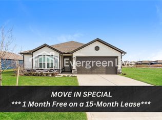 4724 SE 5th St, Blue Springs, MO 64014