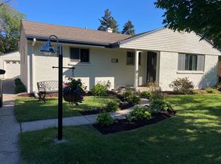 308 W Bayfield Rd, Fox Pt, WI 53217