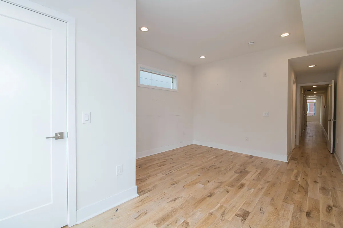 Building Photo - 1626 Poplar St #4