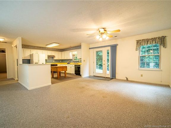 5th image of 930 Pinewood Trl NE