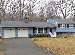 21 Summit Ln, Ridgefield, CT 06877