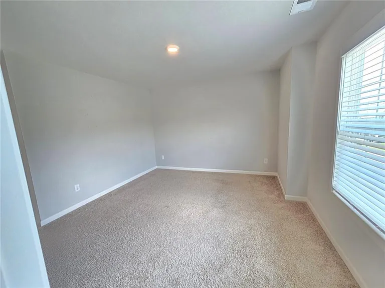 121 Valimar Dr — Photo 14