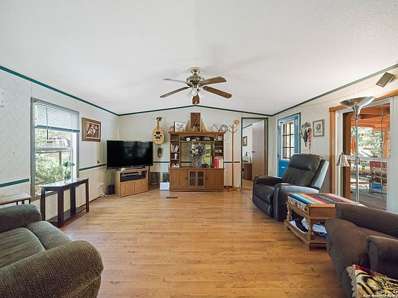 5th image of 23545 Alanwood Dr