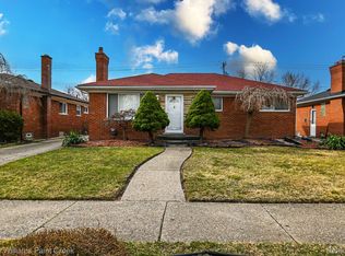 16184 Juliana Ave, Eastpointe, MI 48021