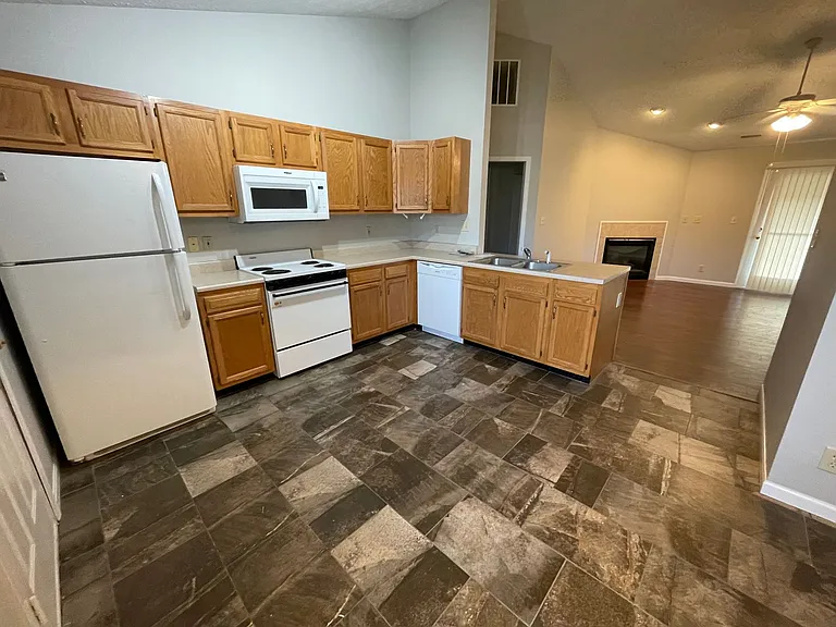 2016-2018 Cliburn Road--TBROS — Photo 2