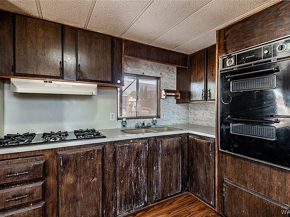 5th image of 635 E Berk Avenue