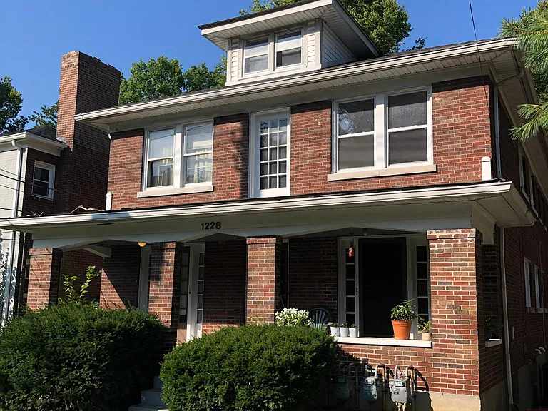 1228 Barret Ave — Photo 1