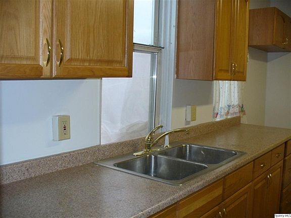 Home for Sale in Quincy, IL $32,000