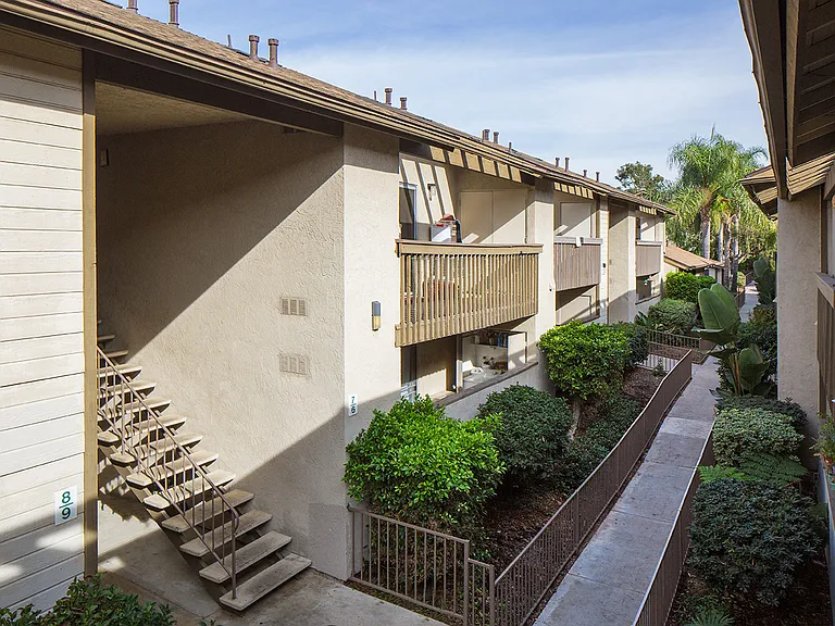 Canyon Run Apartments — Photo 16