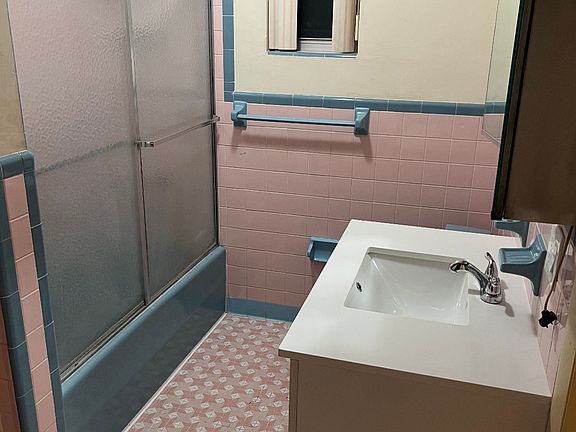 4th image of 2762 NW 32nd St #1