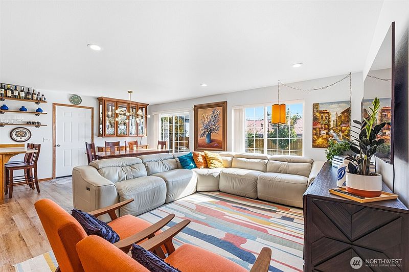 4th image of 250 J Street NE