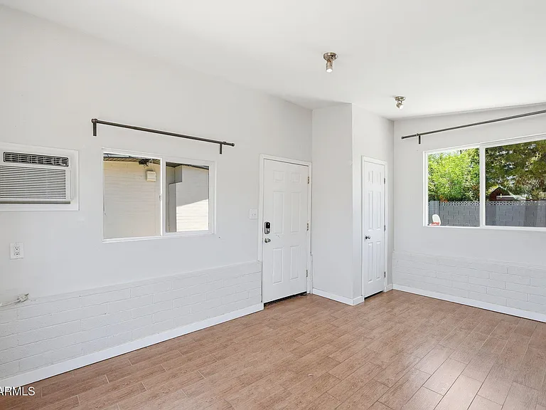 1609 E Gaylon Dr — Photo 37