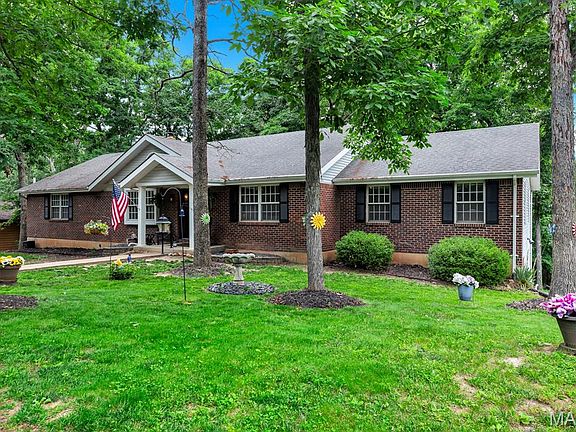 2nd image of 1338 Gainsborough Ct