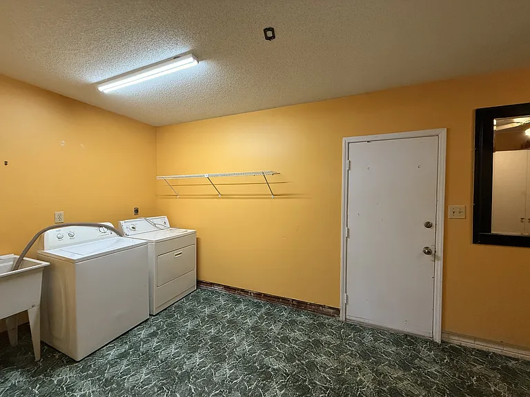 111 Old Post Ct — Photo 22