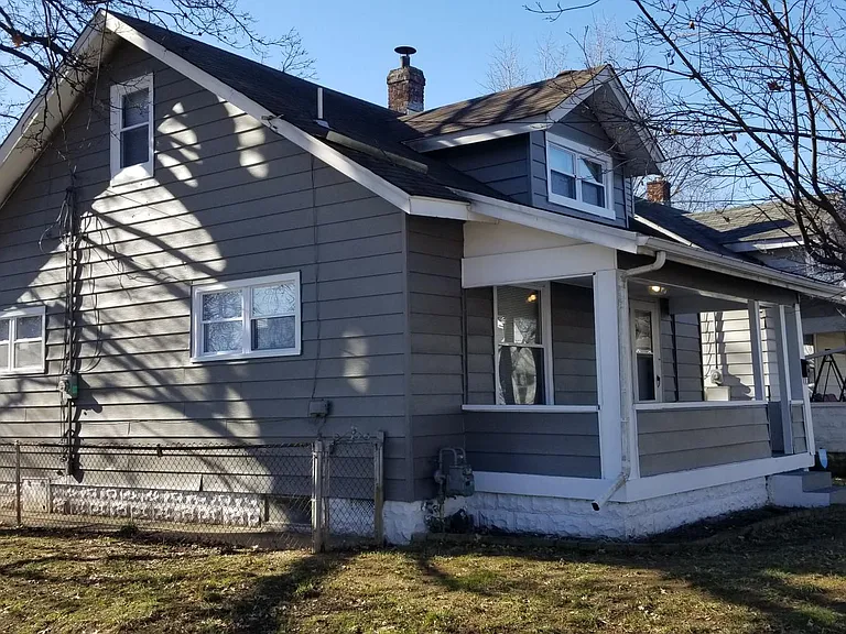 1120 Sale Ave — Photo 2