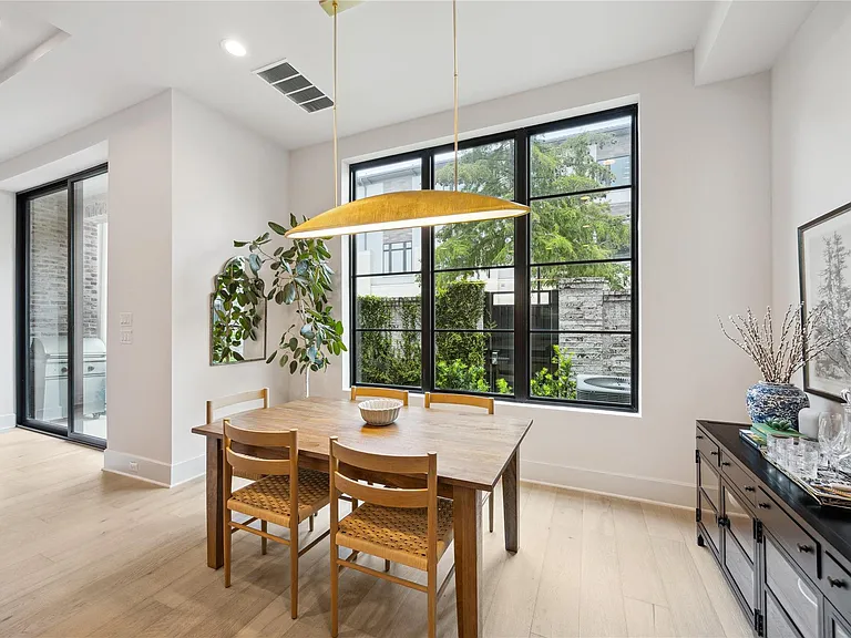 110 Wellington Row Rd — Photo 4