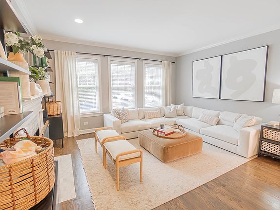 5th image of 2144 N Sheffield Ave #1