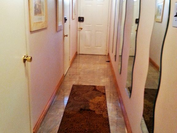 4th image of 18 Linda Ln