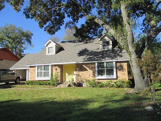 1st image of 605 Oak Park Dr