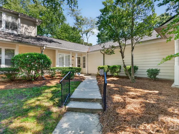 2705 Tiergarten Ln, Charlotte, NC 28210