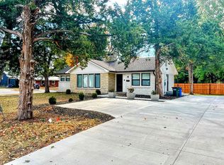 1015 W 19th St, Lawrence, KS 66046