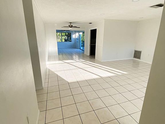 4th image of 93 Regina Blvd