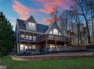 102 Busbees Point Rd, Bumpass, VA 23024