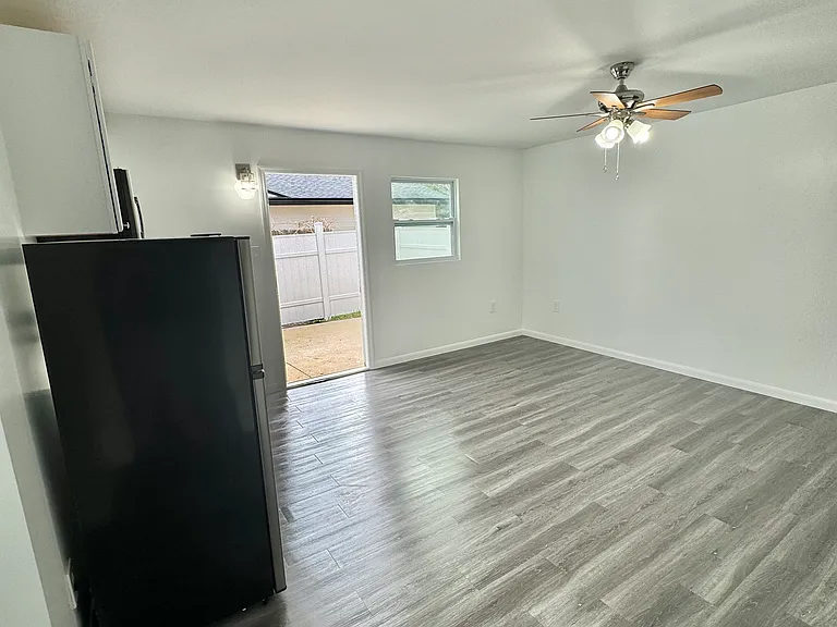 2045 Derringer Rd — Photo 22