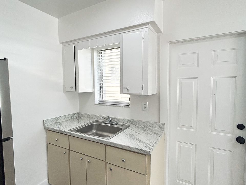 1st image of 775 NE 128th St #1X1