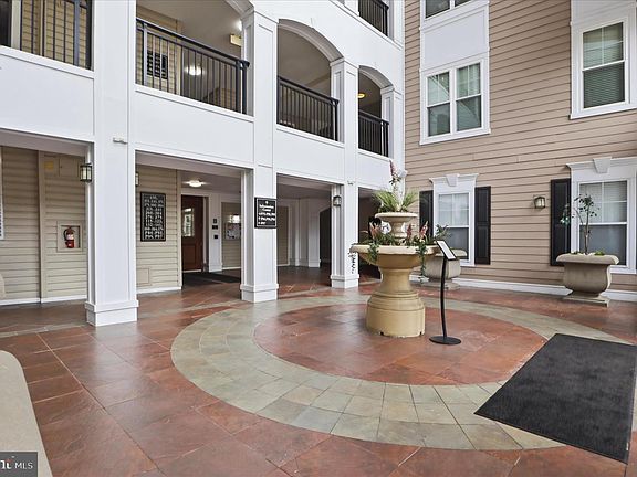5th image of 501 Hungerford Dr APT 338