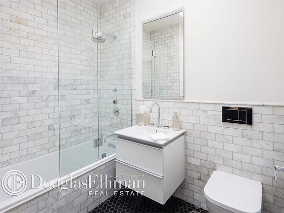 3rd image of 44 E End Ave APT 4F