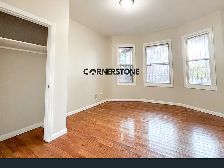 828 S 16th St — Photo 12