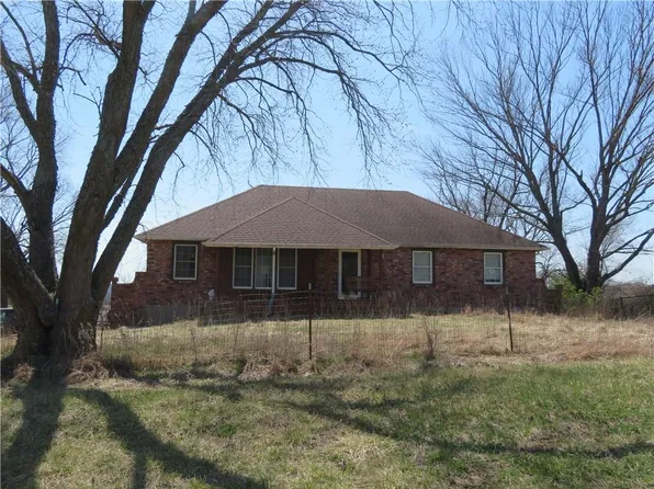 31393 W 287th St, Paola, KS 66071