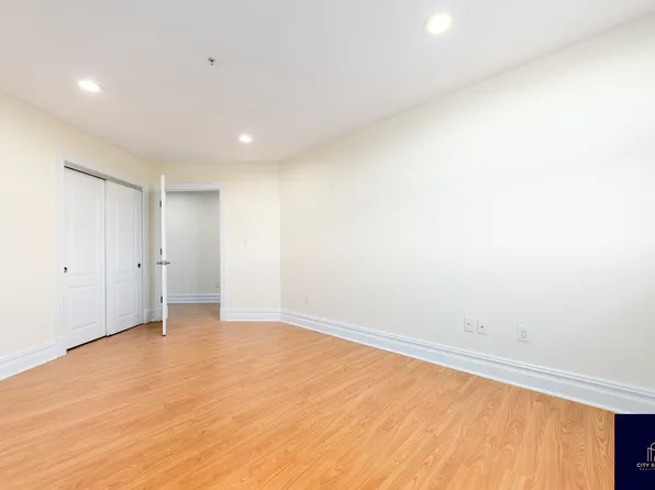 19-19 24th Avenue image 12 of 21