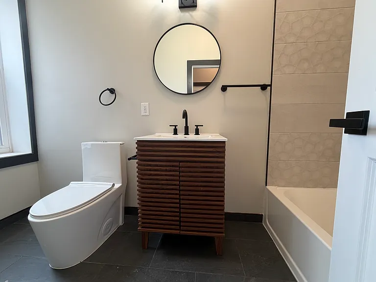194-196 Johnson Ave #10 — Photo 6