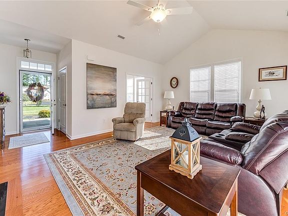 5th image of 12134 Magnolia Bluff Ct