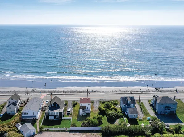 313 Long Beach Avenue, York, ME 03909