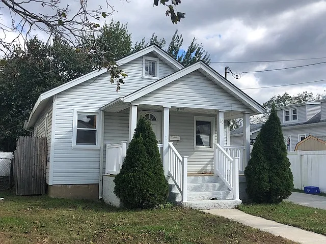 30 Western Blvd photo 1