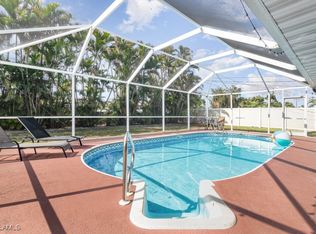 922 SE 25th Ln, Cape Coral, FL 33904