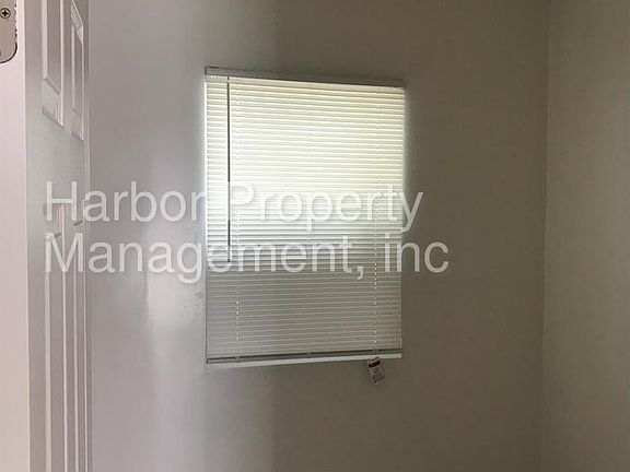 5th image of 351 W Amar St