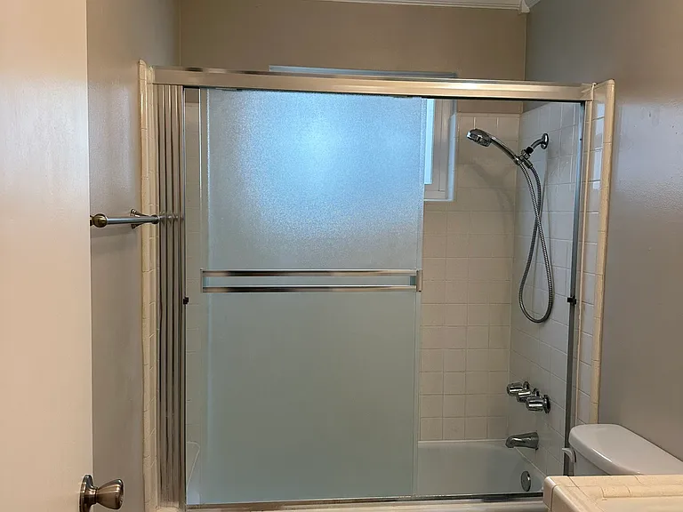 118 Vista Del Mar Ave #2 — Photo 7