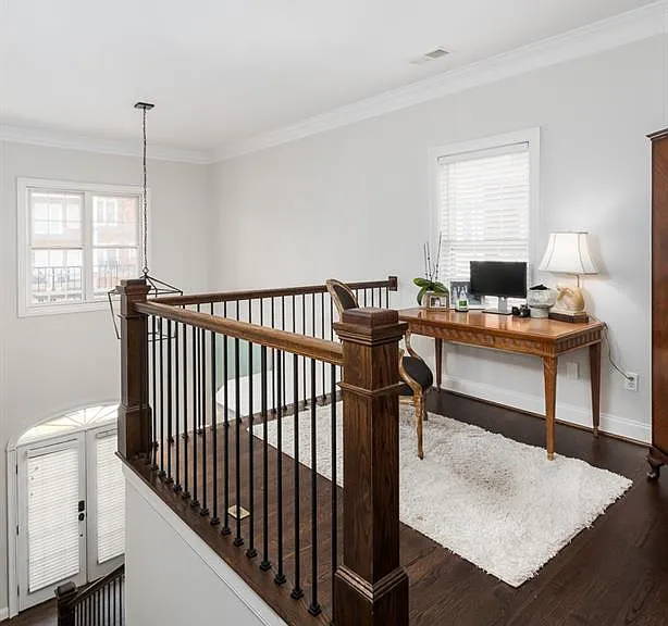 2537 Oglethorpe Cir NE — Photo 16