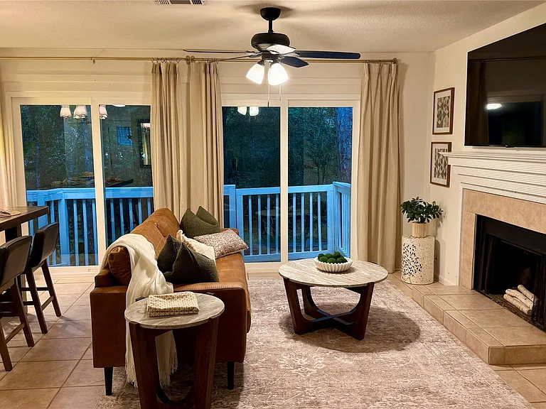 1 Laurel Oak Pl — Photo 7