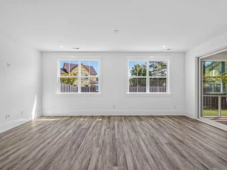405 Oak Hammock Ct — Photo 19
