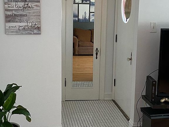 4th image of 6528 S Komensky Ave