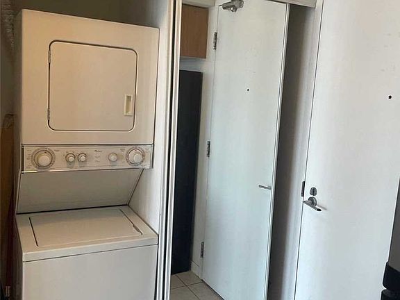 2nd image of 38 Grenville St #3804