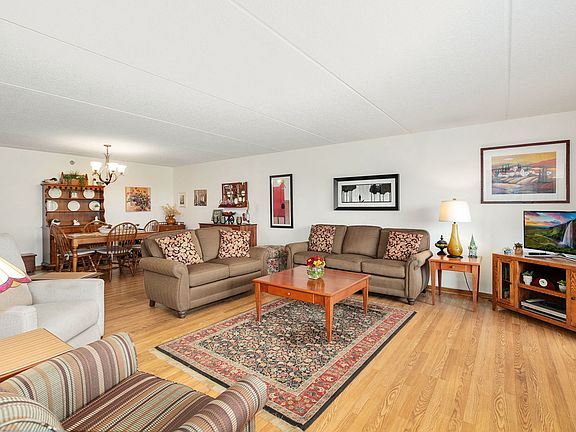 4th image of 6701 N Milwaukee Ave APT 510