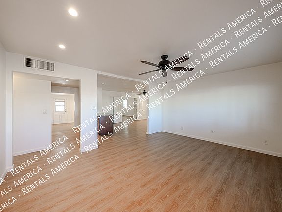 3rd image of 601 N 73rd Pl