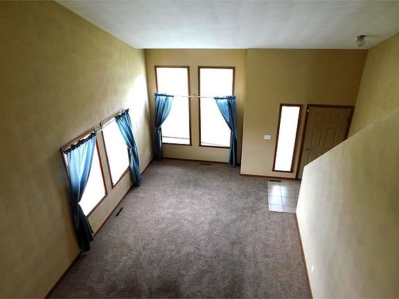 4th image of 3094 Warwickshire Dr