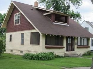 403 E 7th St, Morris, MN 56267